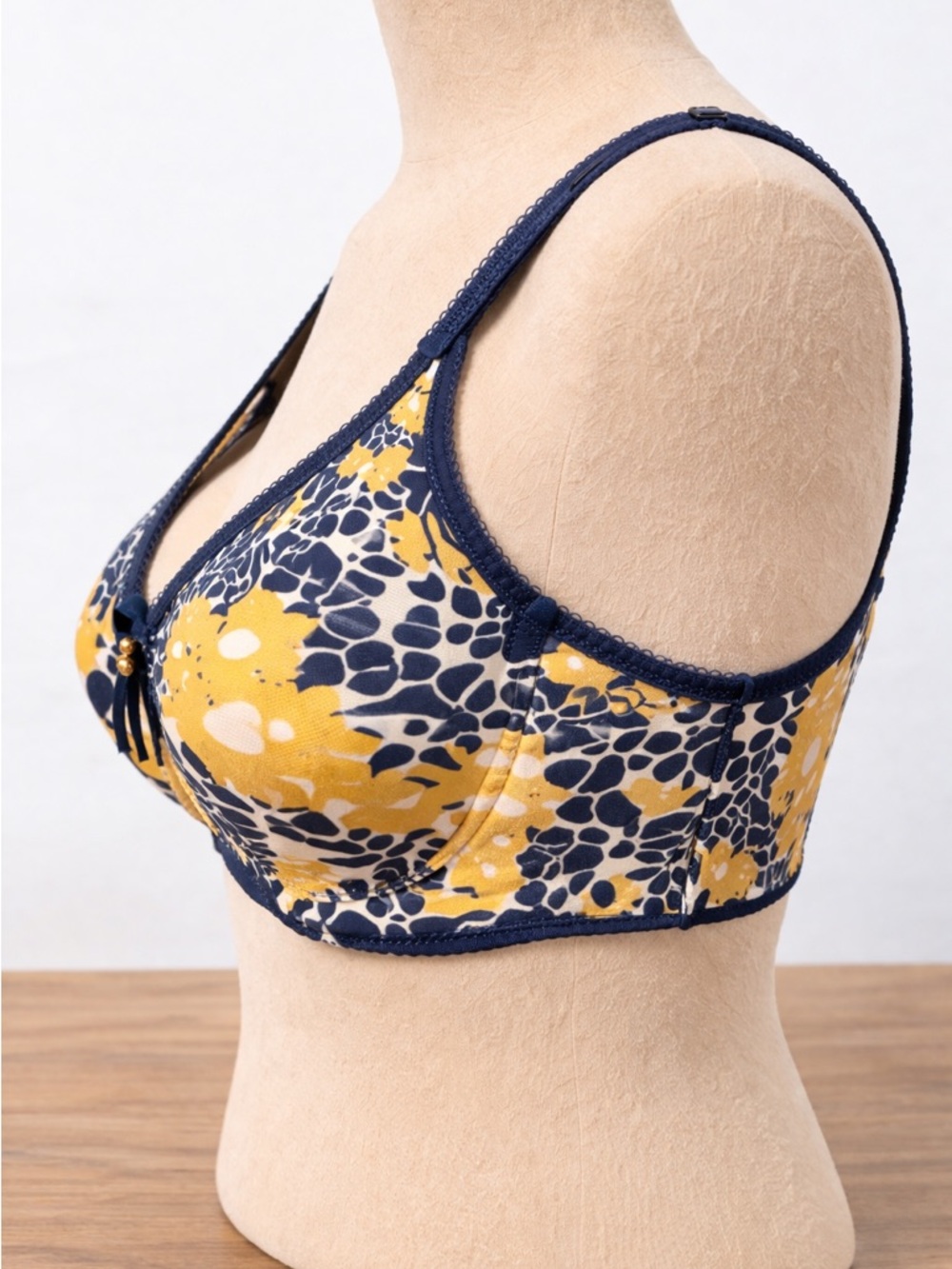 Wacoal 40D Floral Underwire Bra NWOT - Picture 4 of 6